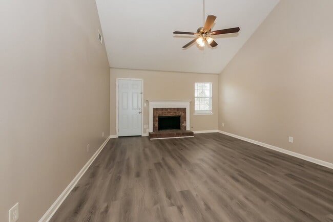 Building Photo - 2081 Wedgewood Dr