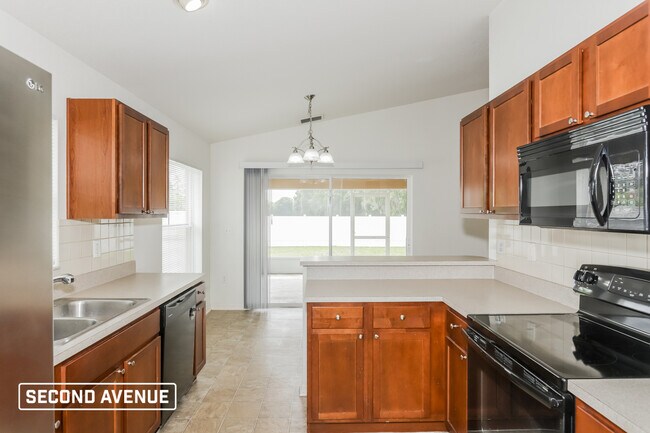 Foto del edificio - 8021 Princeton Manor Cir