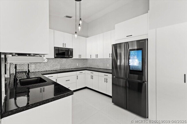 Foto del edificio - 20221 NW 8th St