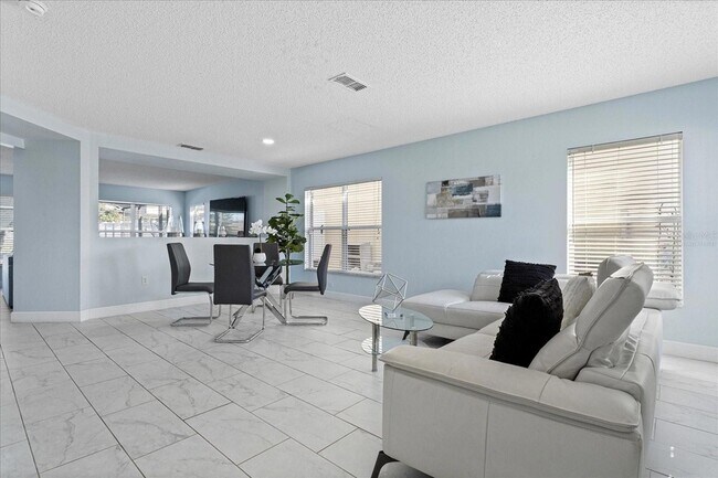 Foto del edificio - 642 Elderberry Dr