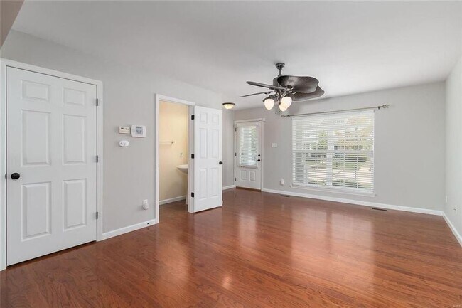 family room - 256 Countryshire Dr