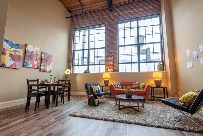 Foto del edificio - US Rubber Lofts