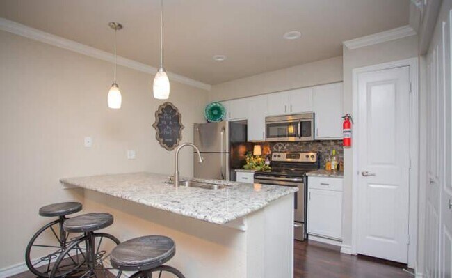 Building Photo - 1 bedroom in Bedford TX 76021