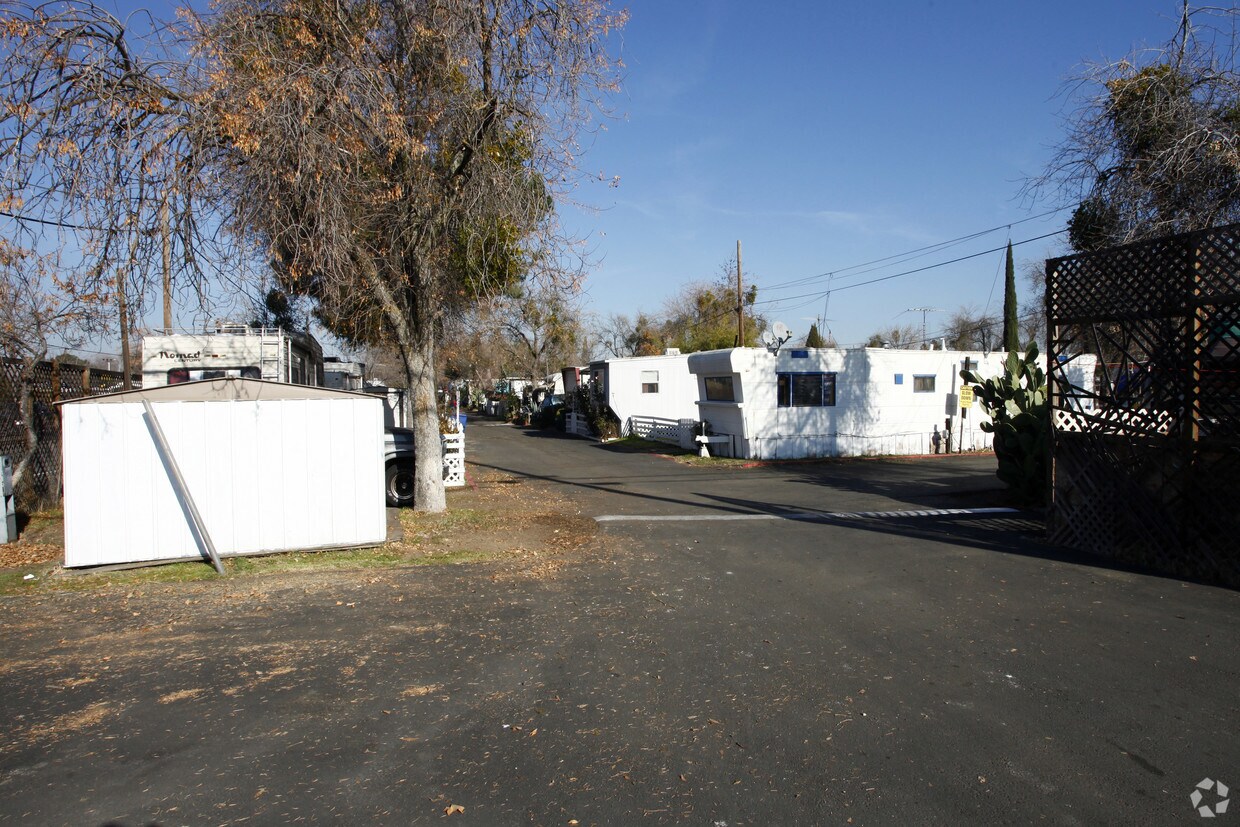 Building Photo - All Star Trailer Park