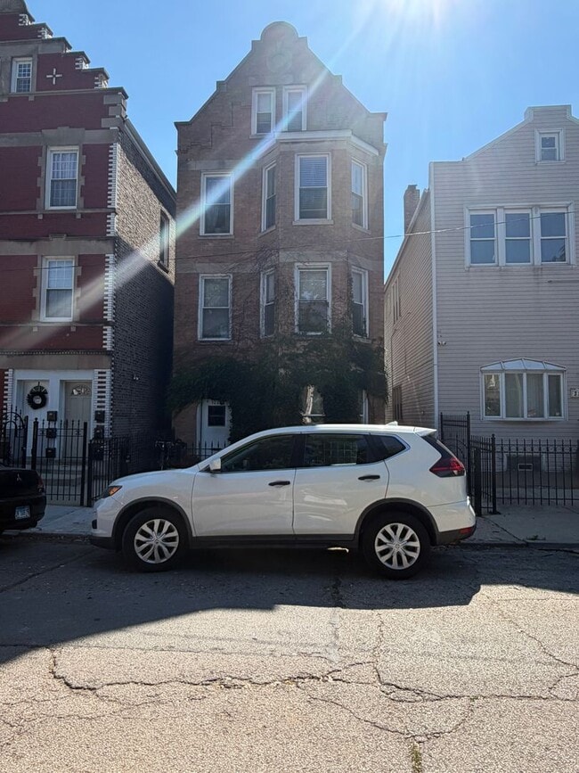 Building Photo - 3223 S Lituanica Ave
