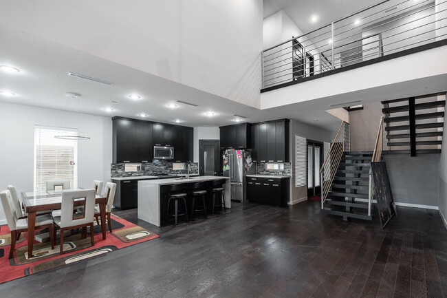 Building Photo - 6732 N 4th St