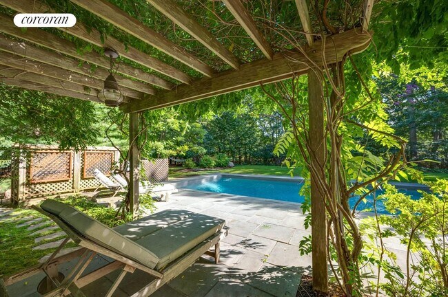 Building Photo - 7 Shadom Ln