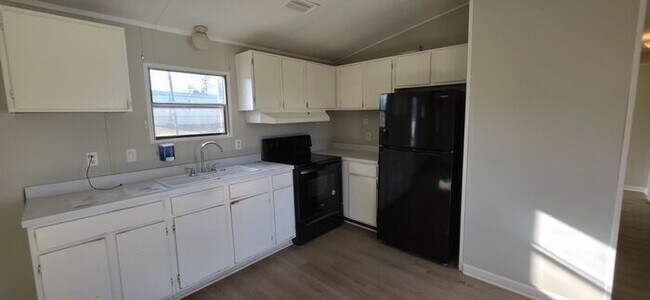 Foto del edificio - New Flooring- Mobile Home - Dacula GA