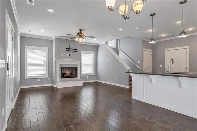 Building Photo - 1736 S 39th Pl