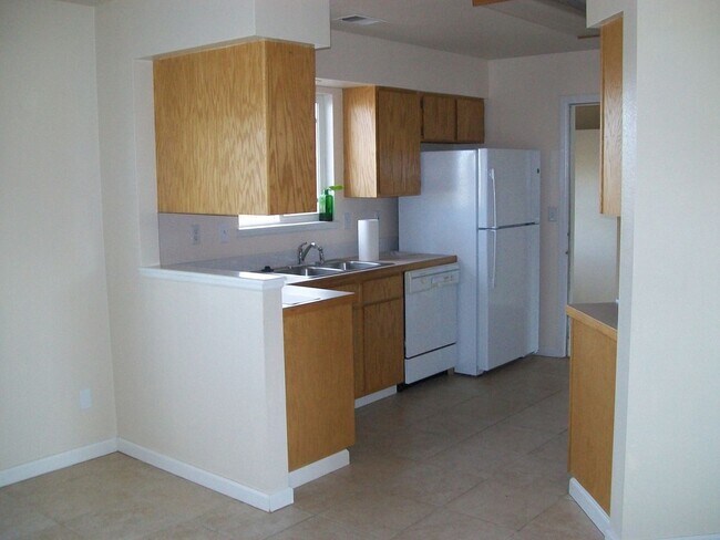 Foto del edificio - 4448 Lake Mead Dr