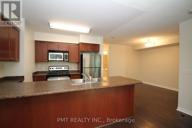 Building Photo - 30-830 Grand Trunk Crescent