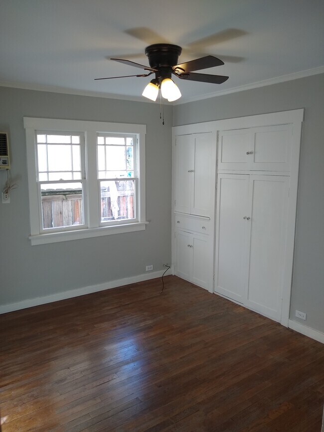 Foto del edificio - 1717 Whitefield Rd