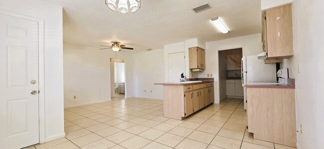 Foto del edificio - 10 Lynne Ln