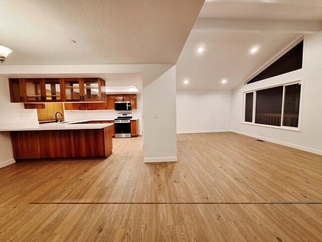 Living & Dining - 13454 95th Ave NE