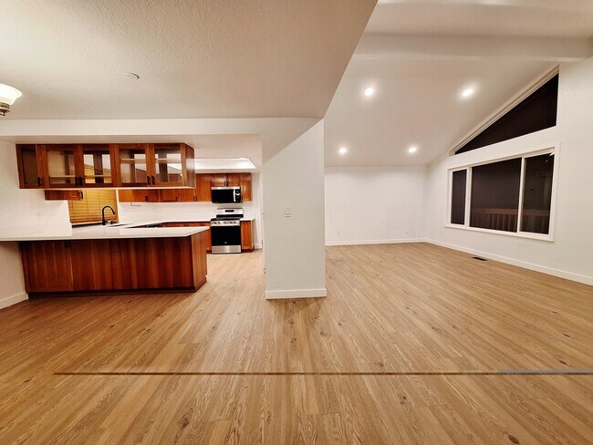 Sala de estar y comedor - 13454 95th Ave NE