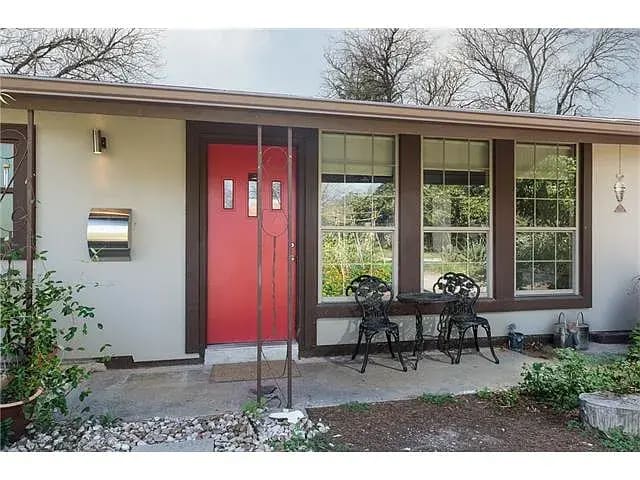 Building Photo - 1403 Corona Dr
