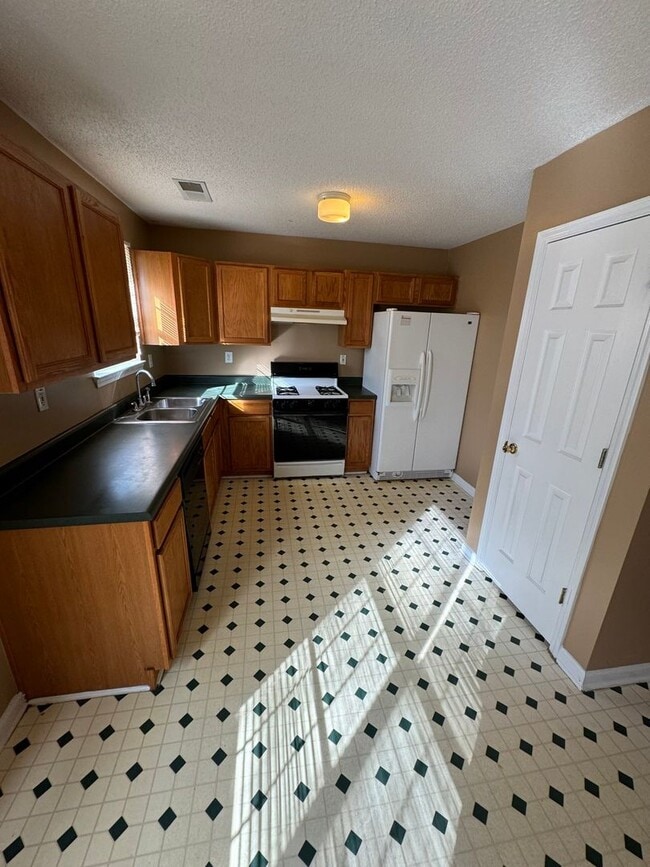 Building Photo - 250 Teak Ln: Freshly Painted 3BD, 2.5BA Ho...