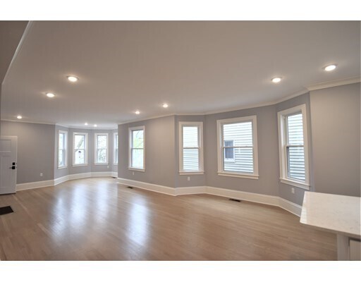 Foto del edificio - 4 Thurston St