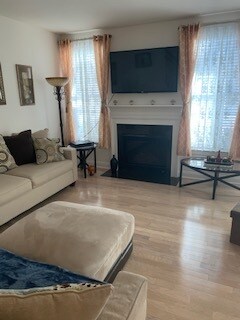 Foto del edificio - 2504 Cherry Tree Rd