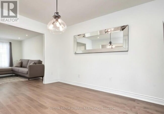 Building Photo - 16 Gibbon Dr