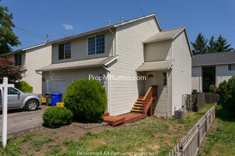 Building Photo - 2516 SE 103rd Ave