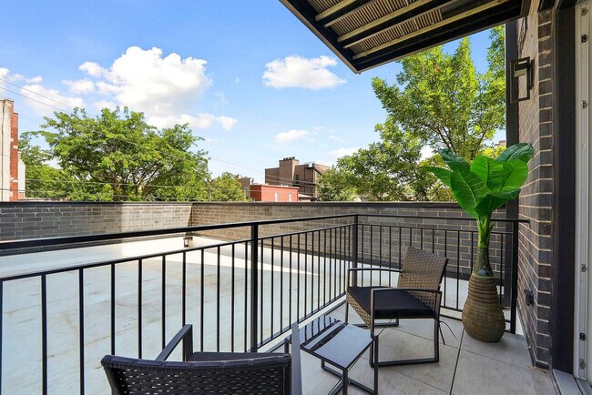 Foto del edificio - 2344 W Polk St