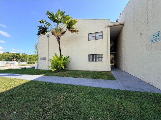 Building Photo - 10350 SW 220th St