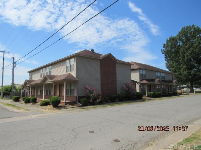 Foto principal - 1165 Mill St
