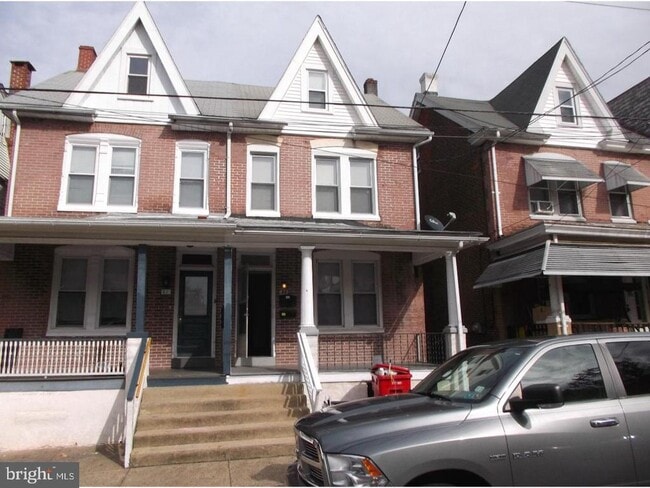 Building Photo - 23 E 2nd St