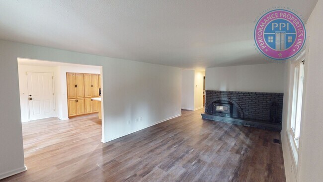 Foto del edificio - Lake Oswego Gem!!!  Single Level Ranch - Newly Updated