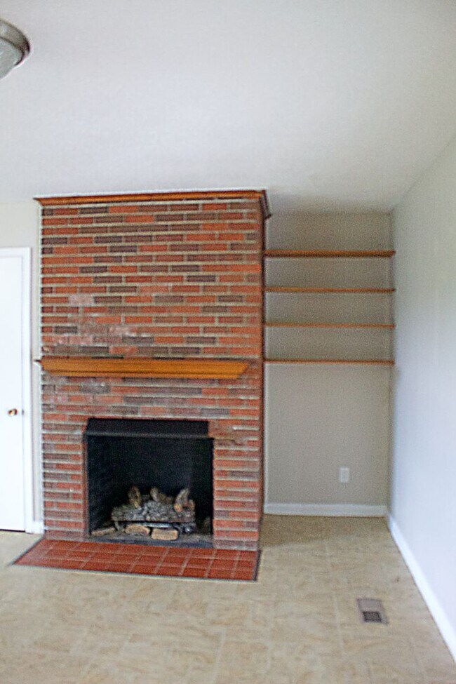 Foto del edificio - Beautiful Brick 3 bedroom 2 bath Maryville...