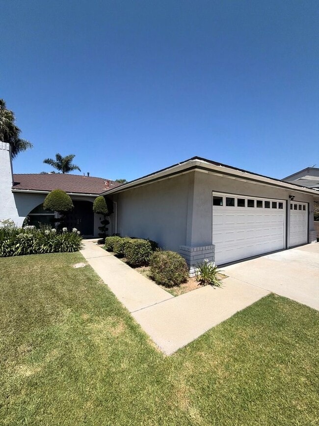 Building Photo - 927 Redlen Ave