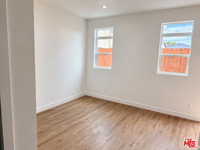 Foto del edificio - 11253 Hatteras St