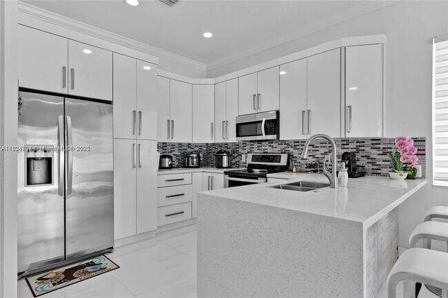 Foto del edificio - 15535 SW 10th St
