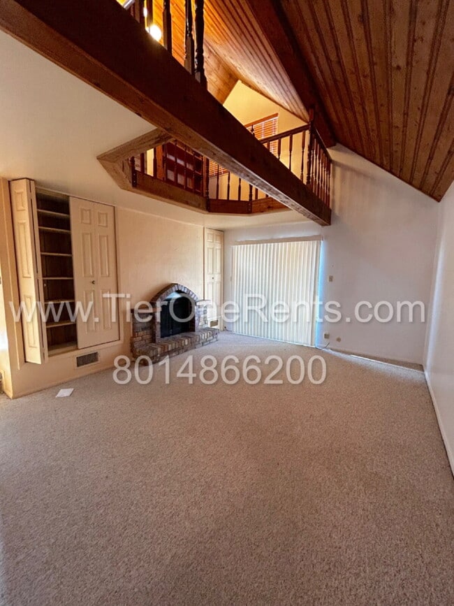 Building Photo - NO DEPOSIT option available for qualified renters!