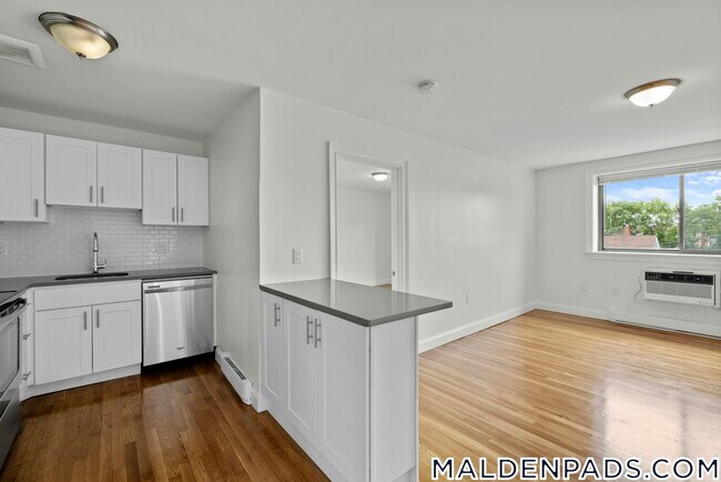 Building Photo - 134 Summer St