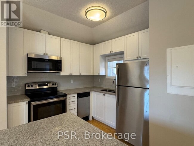 Building Photo - 6 Sutherland Dr