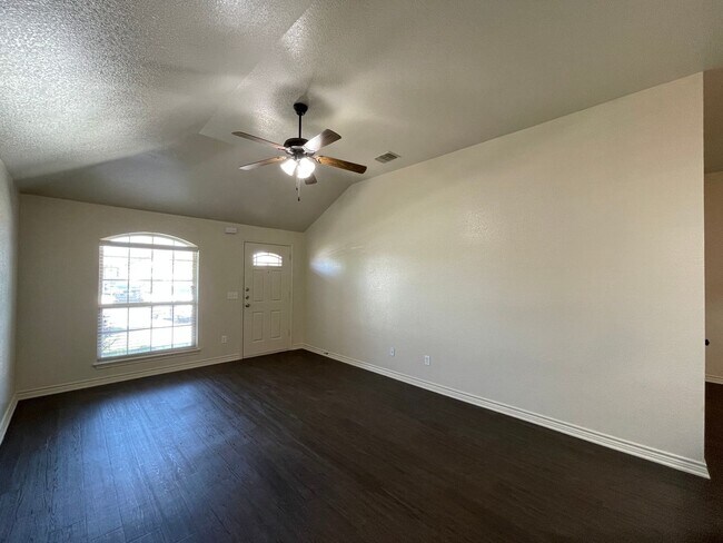 Building Photo - 501 Sladecek Dr