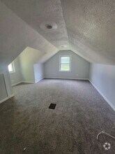 Building Photo - 1175 Maple St