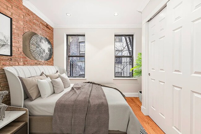 Building Photo - 248 Mott St
