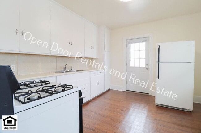 Foto del edificio - 204 W Houston St