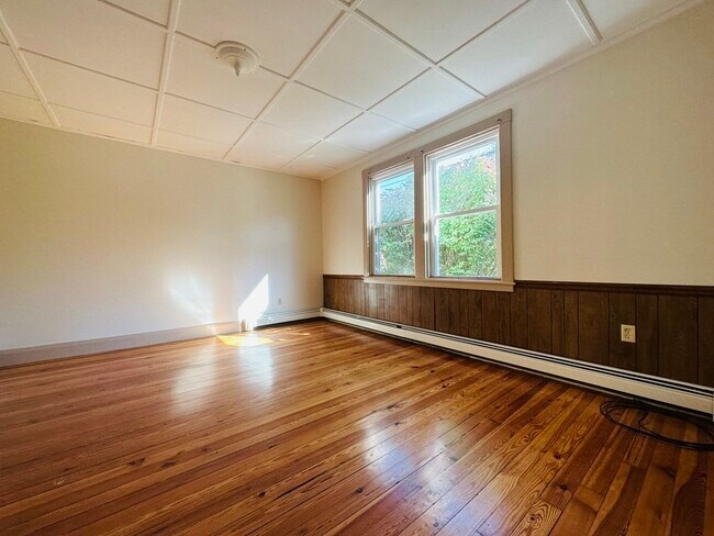 Building Photo - 29 Seaview St
