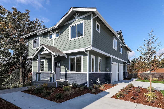 Building Photo - Puget Drive Townhomes