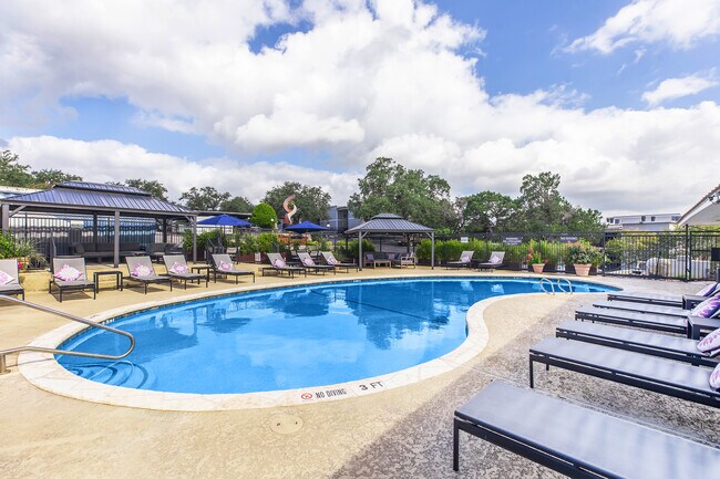 Foto del edificio - Barton Hills Apartments