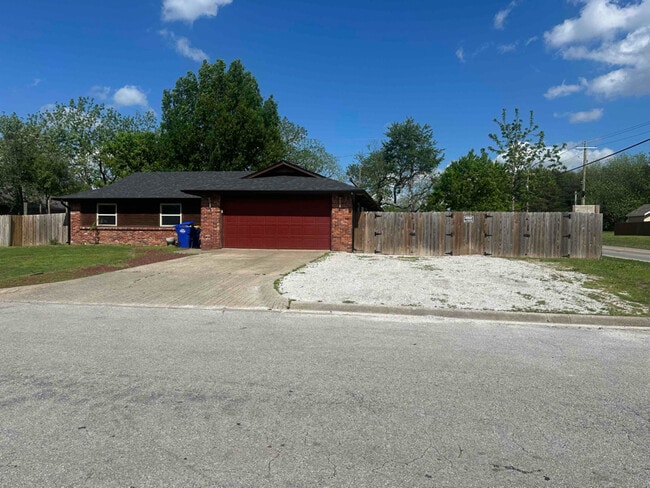 Building Photo - 1815 S K St