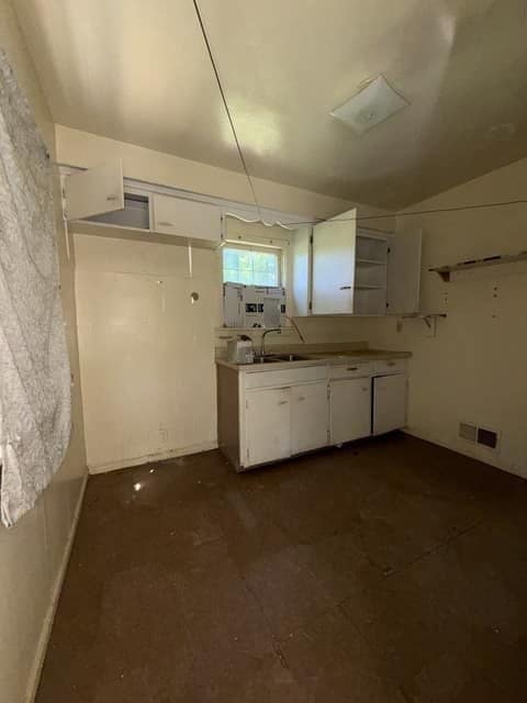 Building Photo - 3501 Milbourne Ave