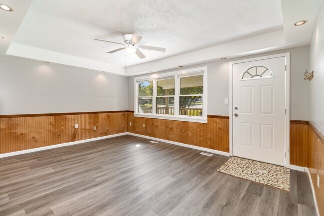 Building Photo - Cute and Cozy 3 Bed 1 Bath Home