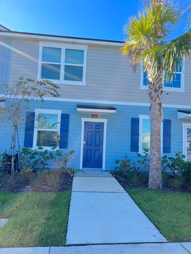 Primary Photo - 4942 Equinox St
