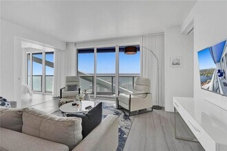 Building Photo - 3101 Bayshore Dr