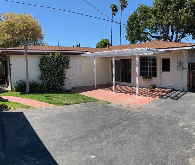 Foto del edificio - 3318 Raintree Ave